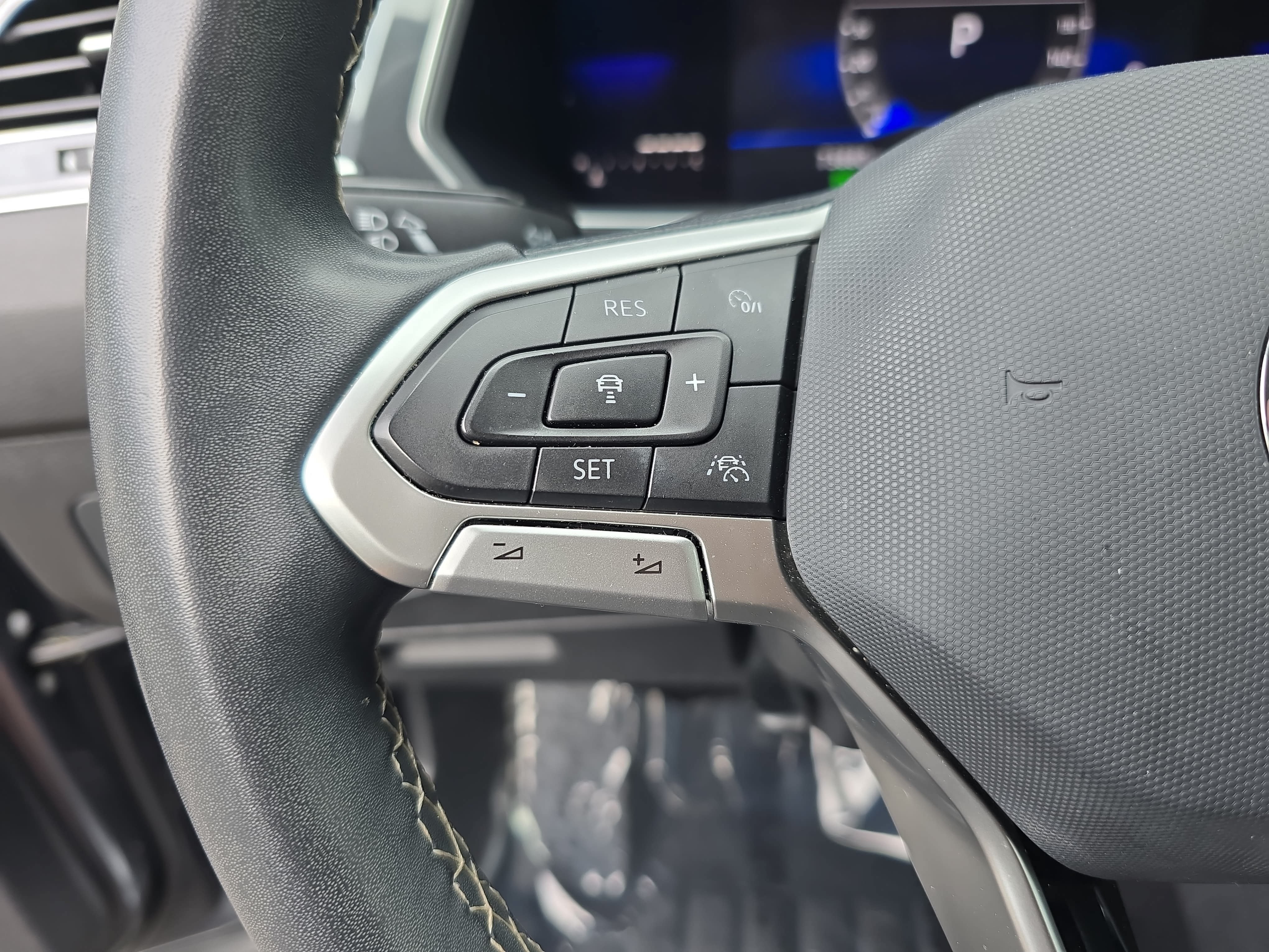 Used 2022 Volkswagen Tiguan S FWD image 17