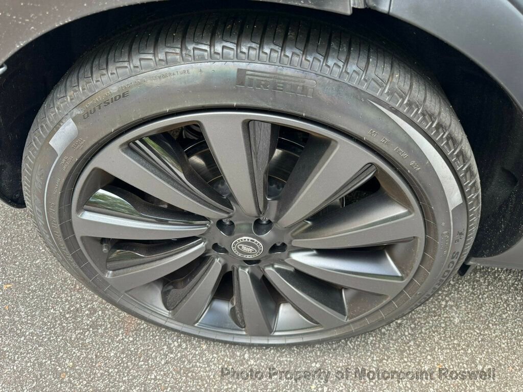 Used 2025 Land Rover Range Rover SV image 20