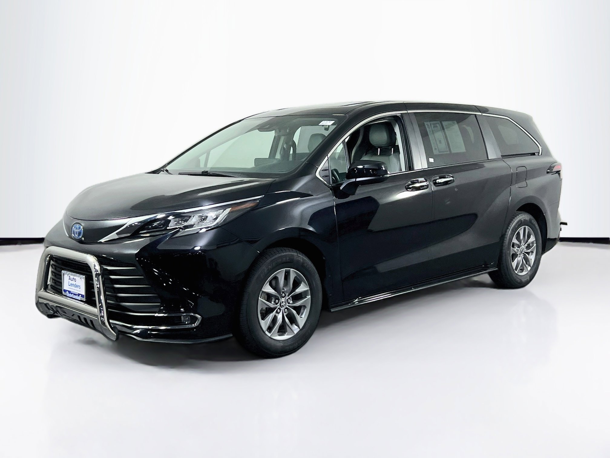 Used 2023 Toyota Sienna XLE