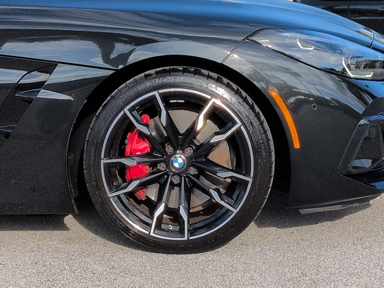 Used 2025 BMW Z4 M40i w/ Edition RWD image 10