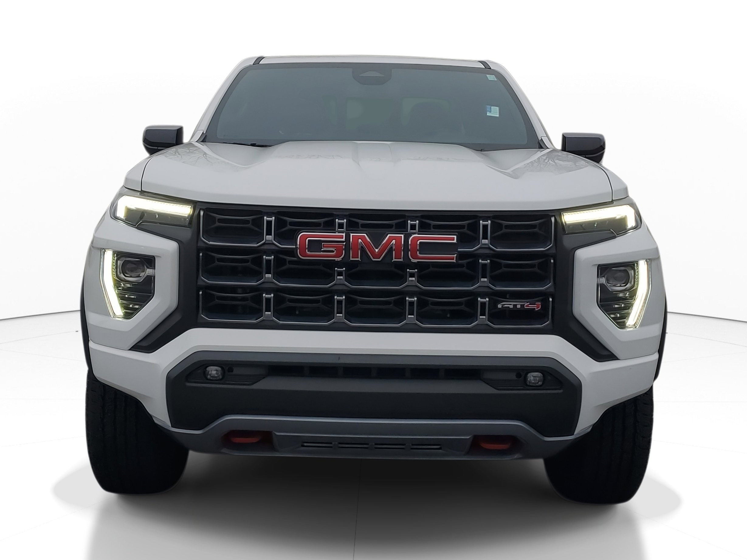 Used 2024 GMC Canyon AT4 image 2