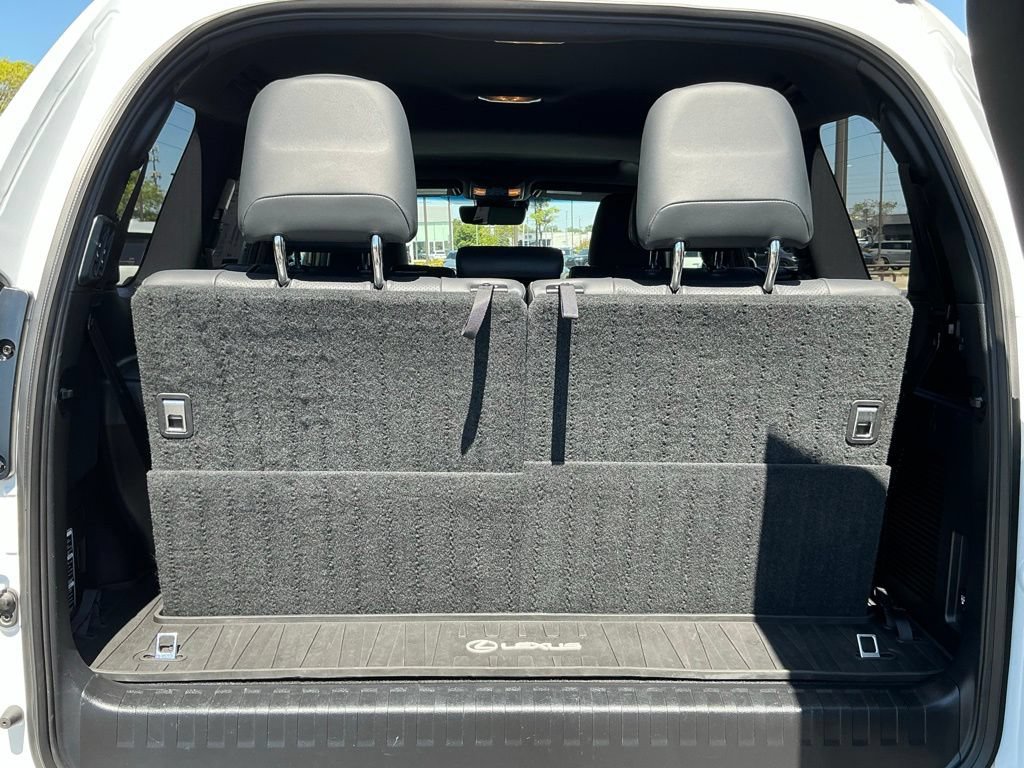 Used 2020 Lexus GX 460 Luxury w/ Accessory Package AWD/4WD image 19