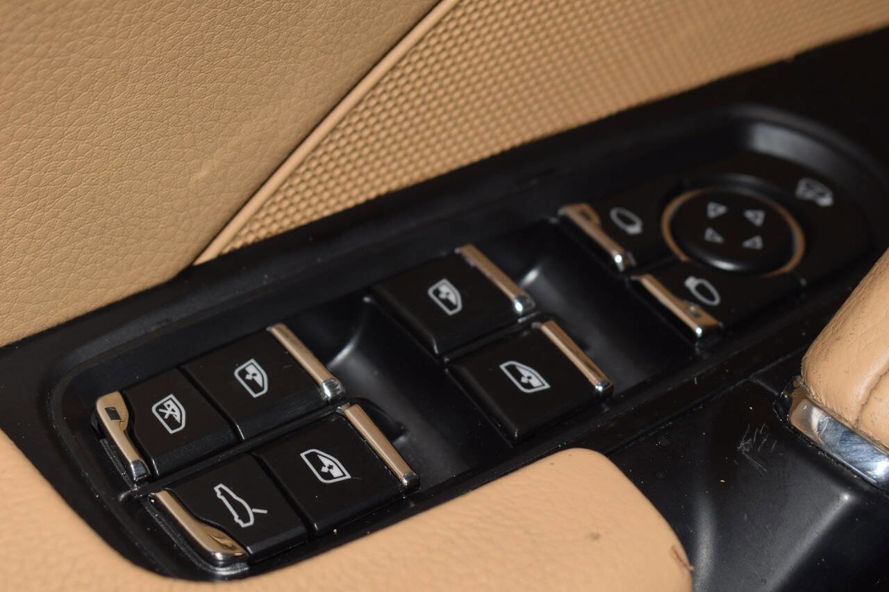 Used 2016 Porsche Cayenne image 13