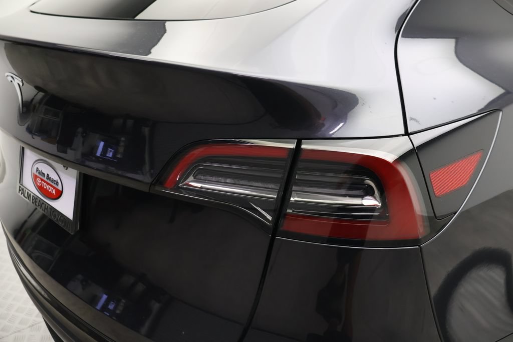 Used 2025 Tesla Model Y Long Range RWD image 9