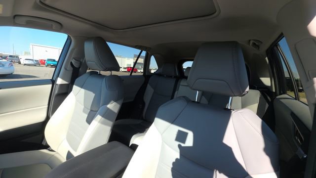 Used 2020 Toyota RAV4 XLE Premium image 14