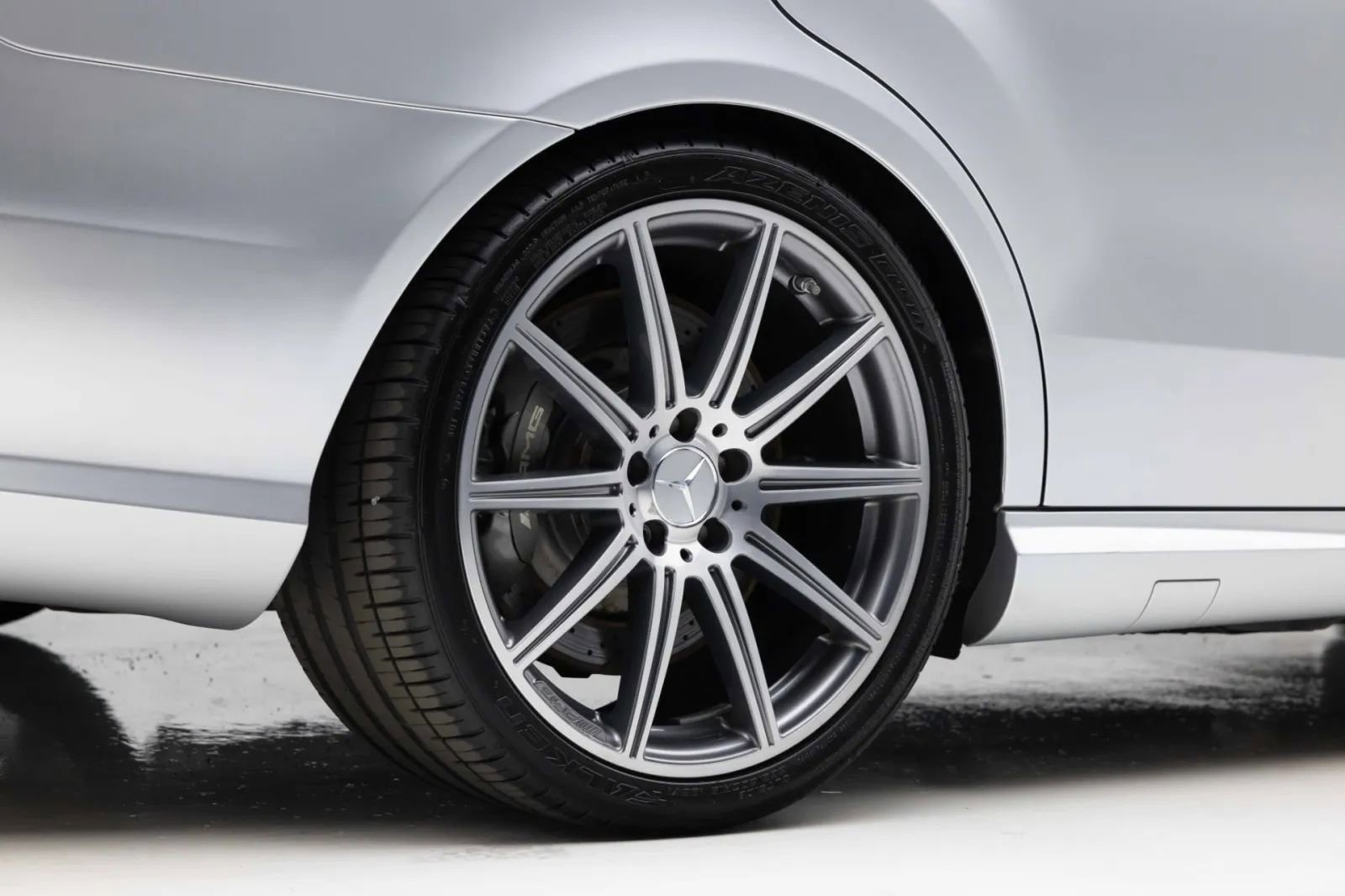 Used 2012 Mercedes-Benz E 63 AMG Wagon image 30