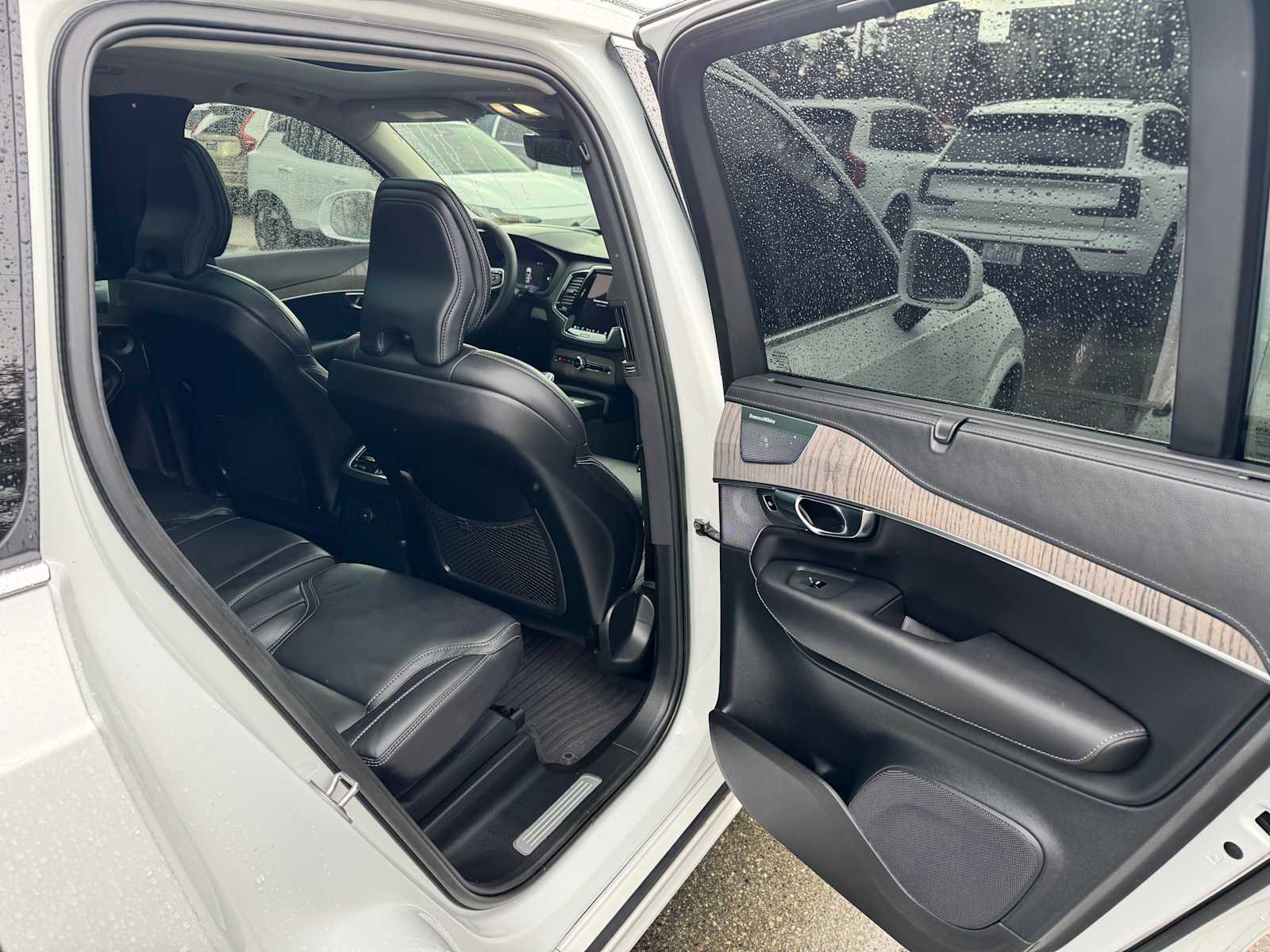 Used 2023 Volvo XC90 T8 Ultimate w/ Protection Package Premier image 13
