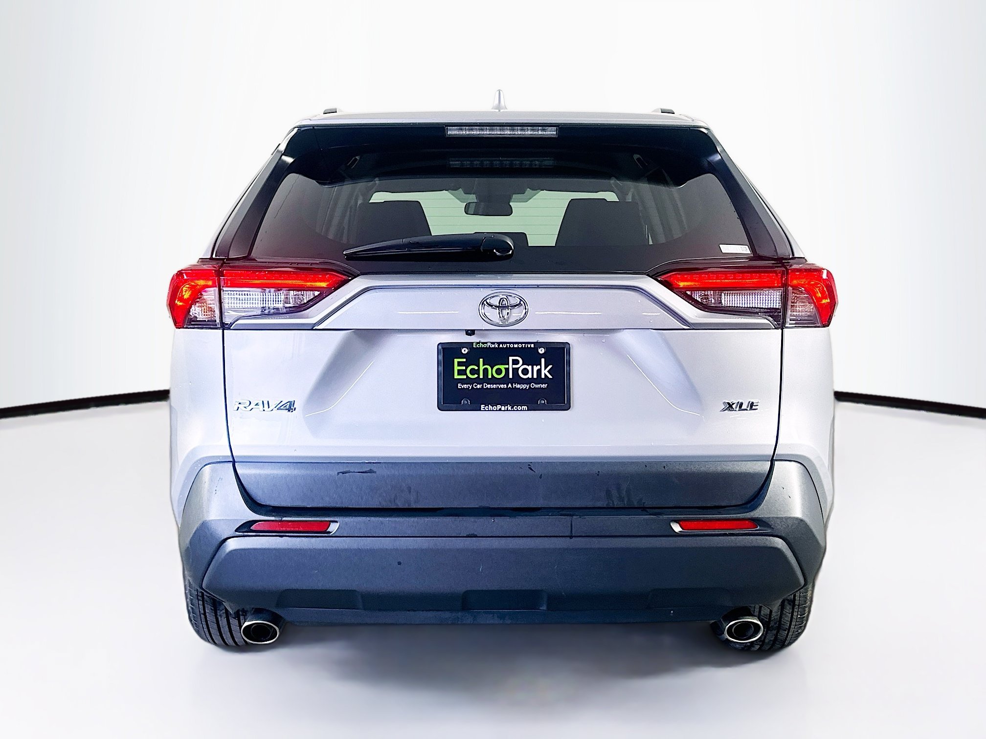 Used 2025 Toyota RAV4 XLE FWD image 7