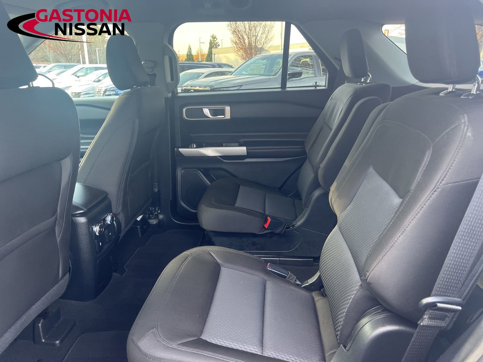 Used 2022 Ford Explorer XLT image 36