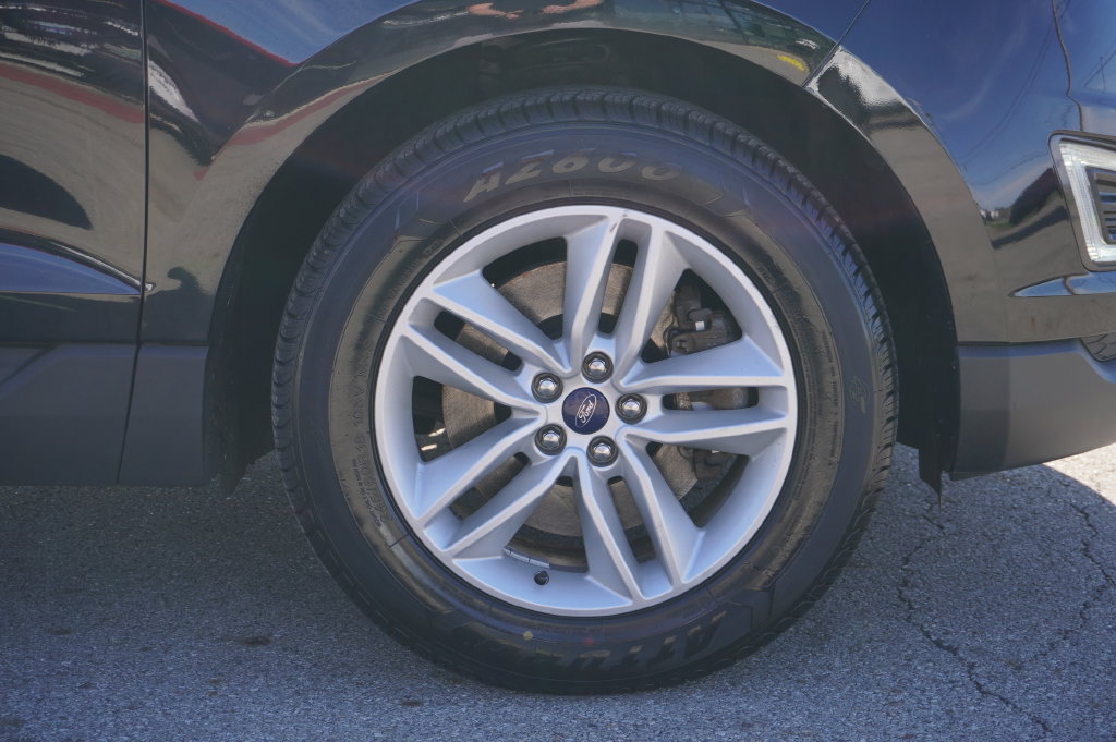 Used 2018 Ford Edge SEL w/ Equipment Group 201A AWD/4WD image 13