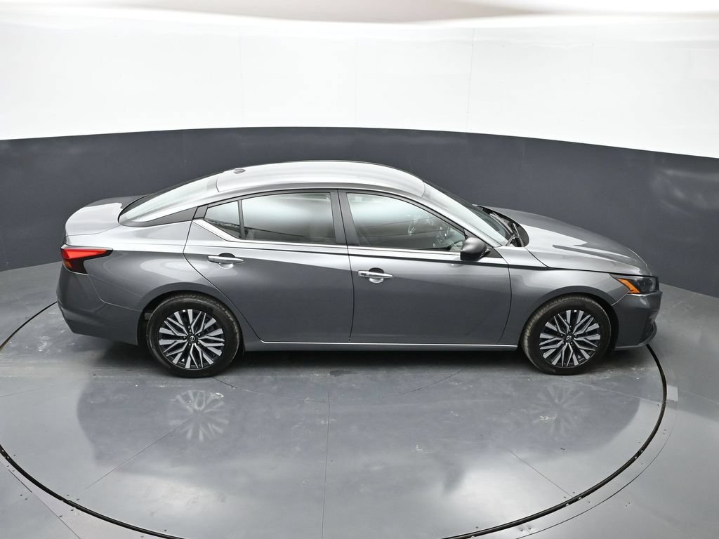 Used 2025 Nissan Altima 2.5 SV FWD image 28