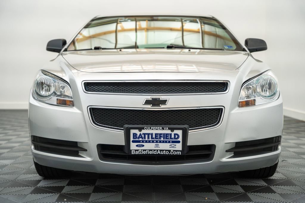 Used 2010 Chevrolet Malibu LS FWD image 2