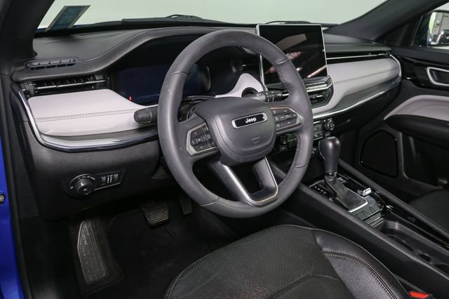 Used 2023 Jeep Compass Limited w/ Elite Group AWD/4WD image 21