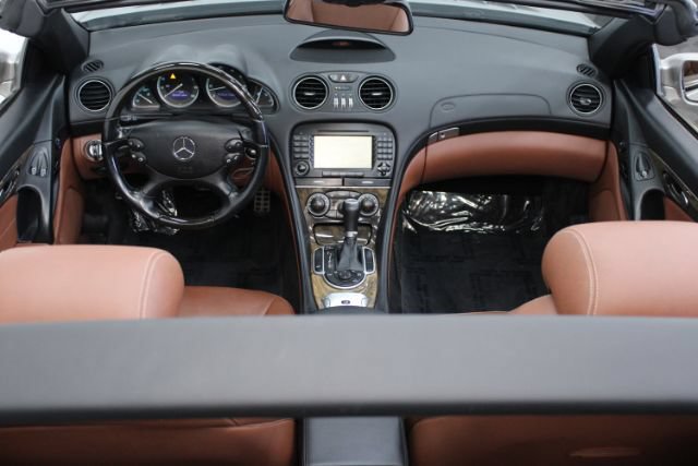 Used 2007 Mercedes-Benz SL 550 image 2