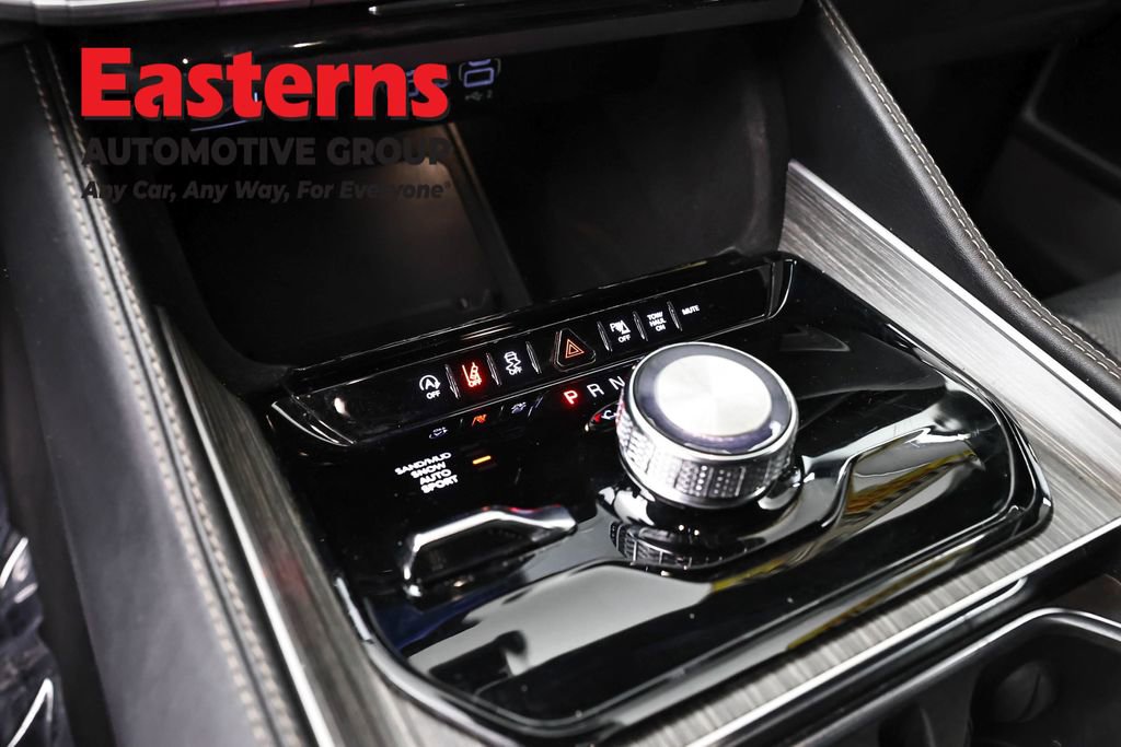 Used 2024 Jeep Wagoneer Series II AWD/4WD image 13