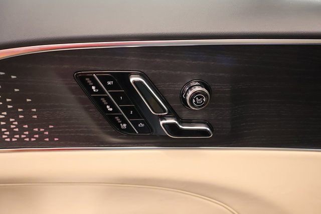 New 2026 Cadillac Lyriq V image 11