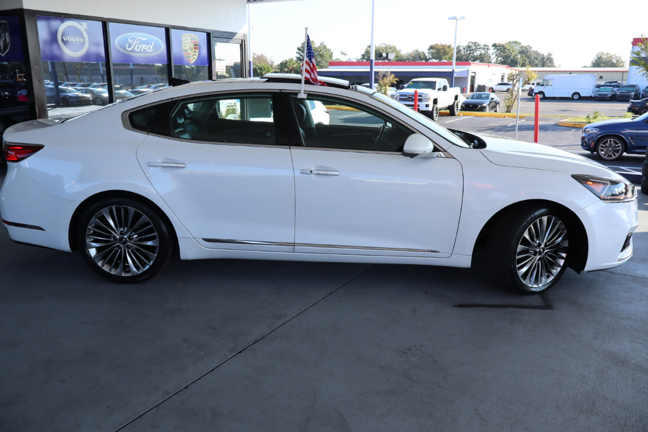 Used 2018 Kia Cadenza Limited image 4