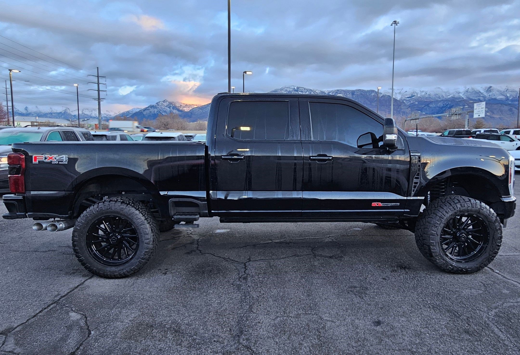 Used 2024 Ford F350 Platinum image 2