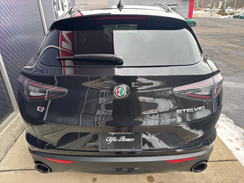 New 2026 Alfa Romeo Stelvio Sprint image 7