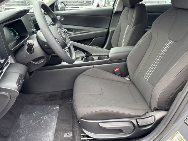 Used 2025 Hyundai Elantra Blue image 9