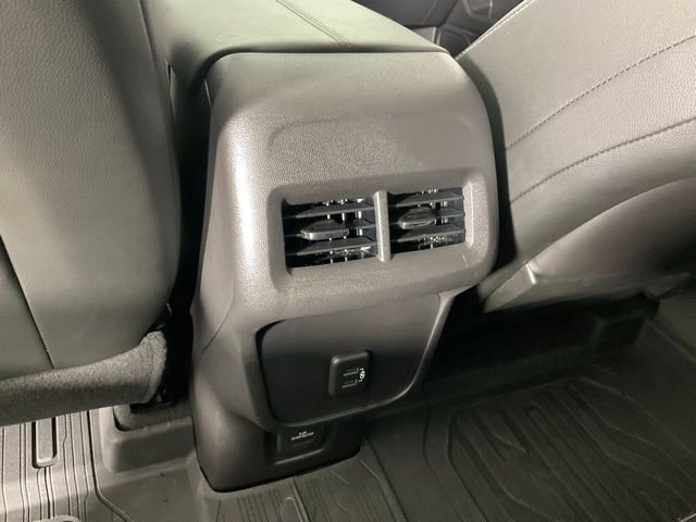 Used 2024 GMC Terrain SLT w/ Infotainment Package II image 26