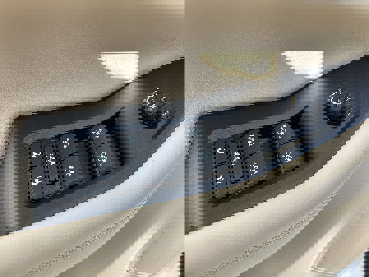 New 2025 Jeep Grand Cherokee Limited image 17