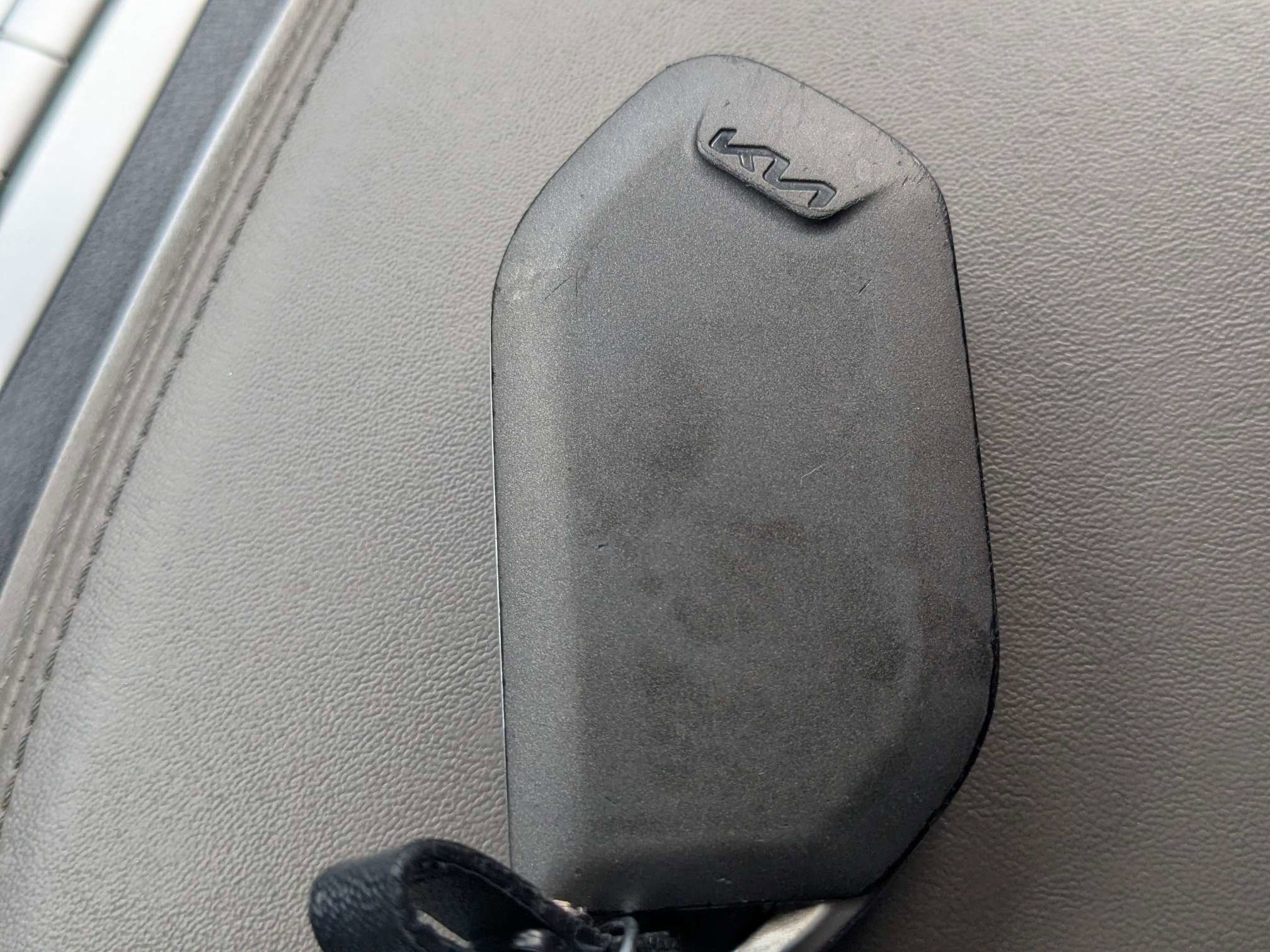 Used 2025 Kia Carnival FWD image 40