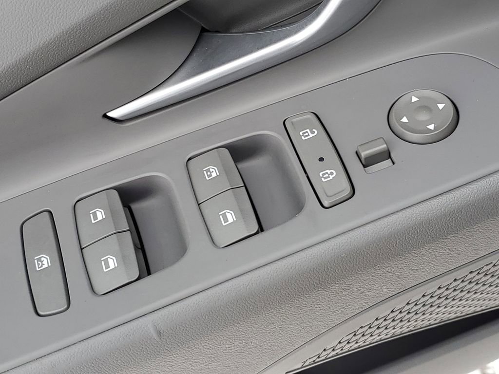 Used 2022 Hyundai Elantra Blue image 21