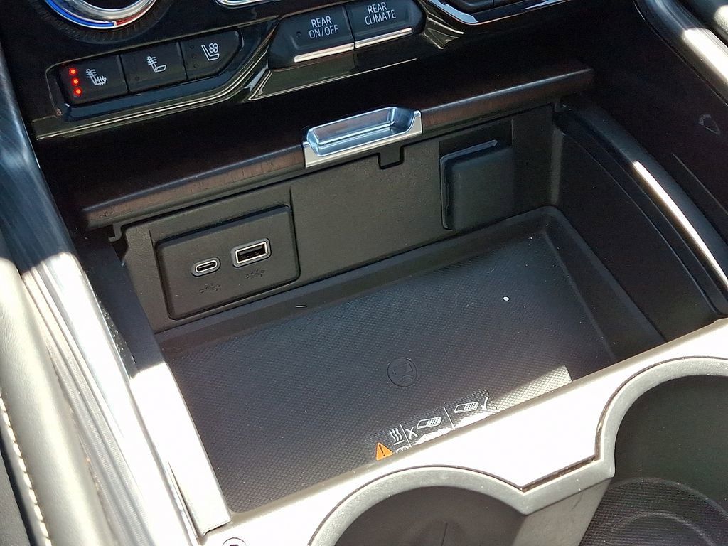Certified 2023 GMC Yukon Denali Ultimate AWD/4WD image 29