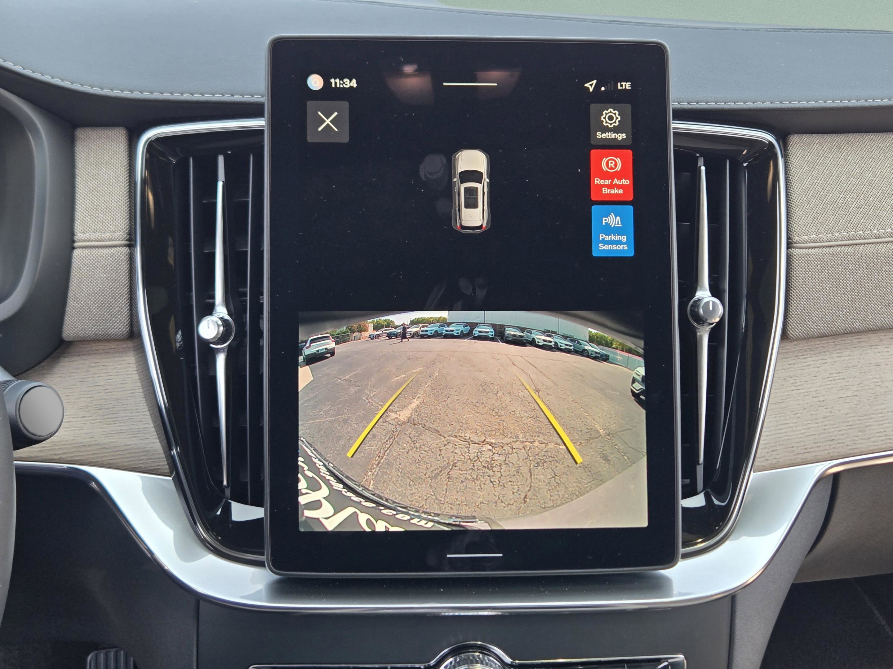 New 2026 Volvo XC90 B5 Core w/ Protection Package Premier image 15