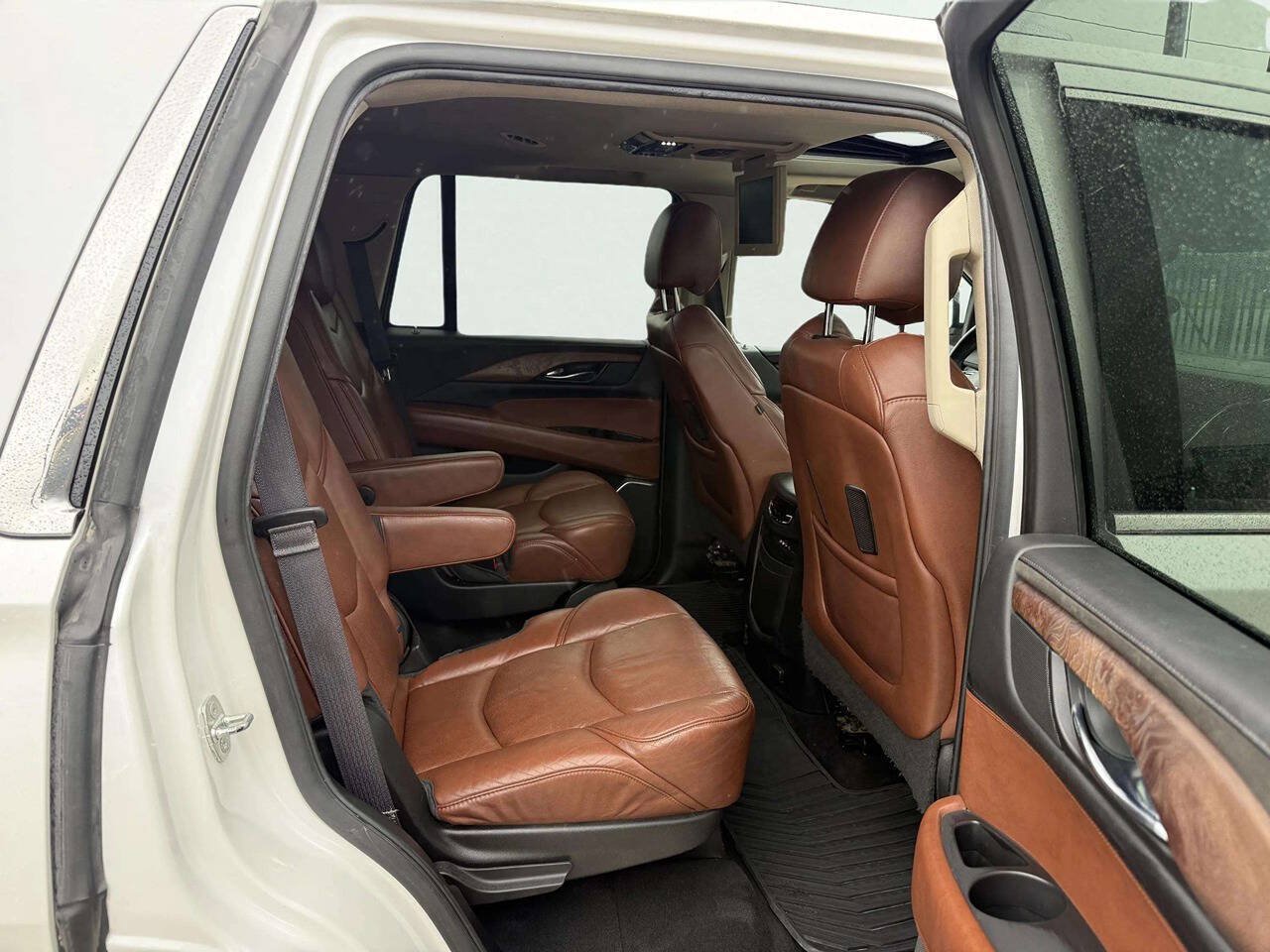 Used 2016 Cadillac Escalade Premium AWD/4WD image 14