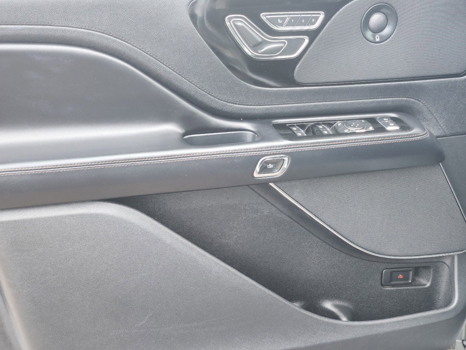 Used 2022 Lincoln Aviator Reserve image 6