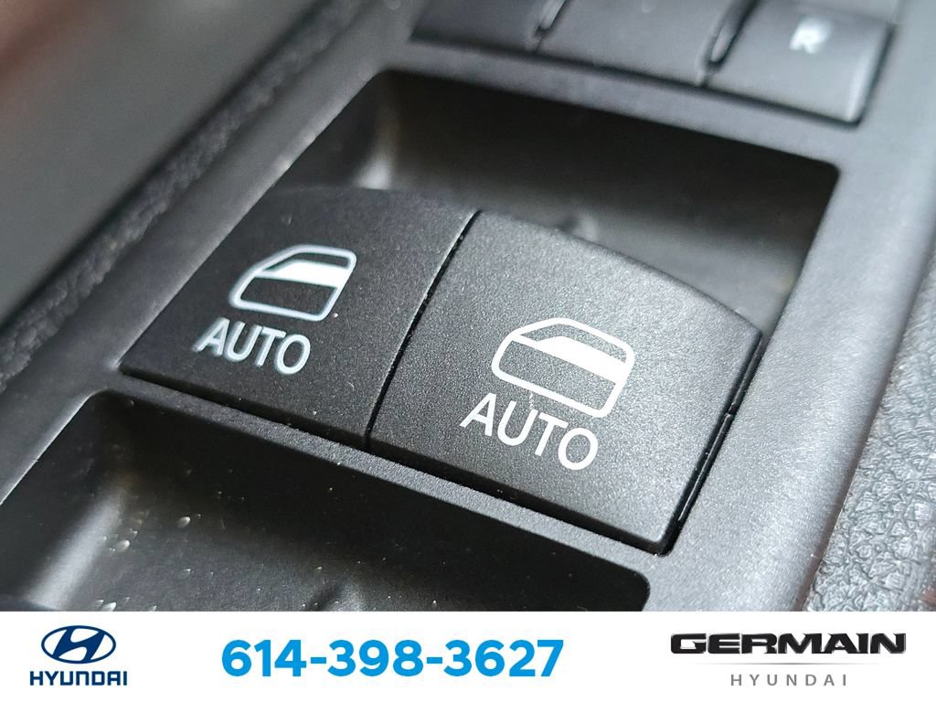 Used 2024 RAM 1500 Classic SLT AWD/4WD image 33