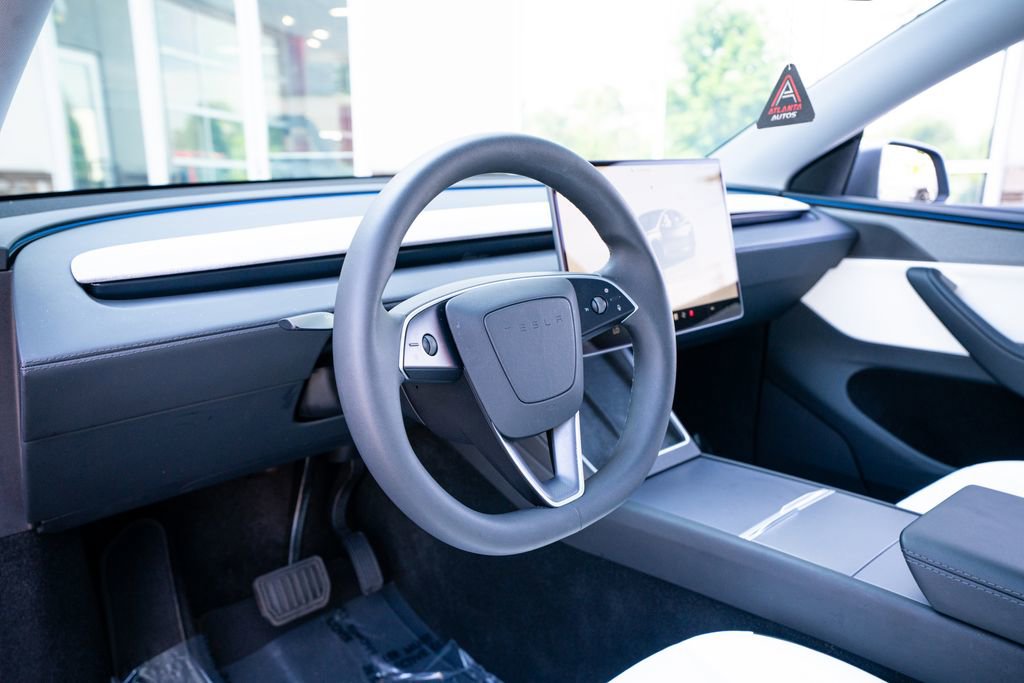 Used 2026 Tesla Model Y Long Range AWD/4WD image 29