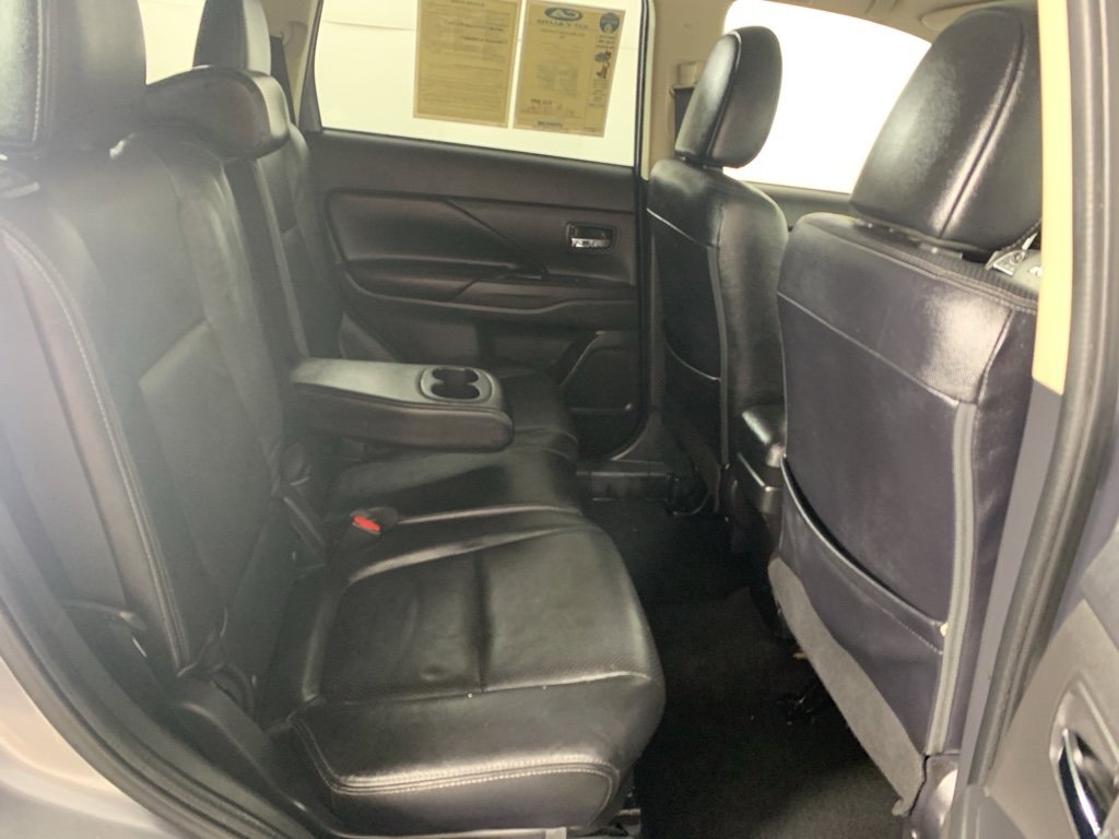 Used 2018 Mitsubishi Outlander SEL image 37