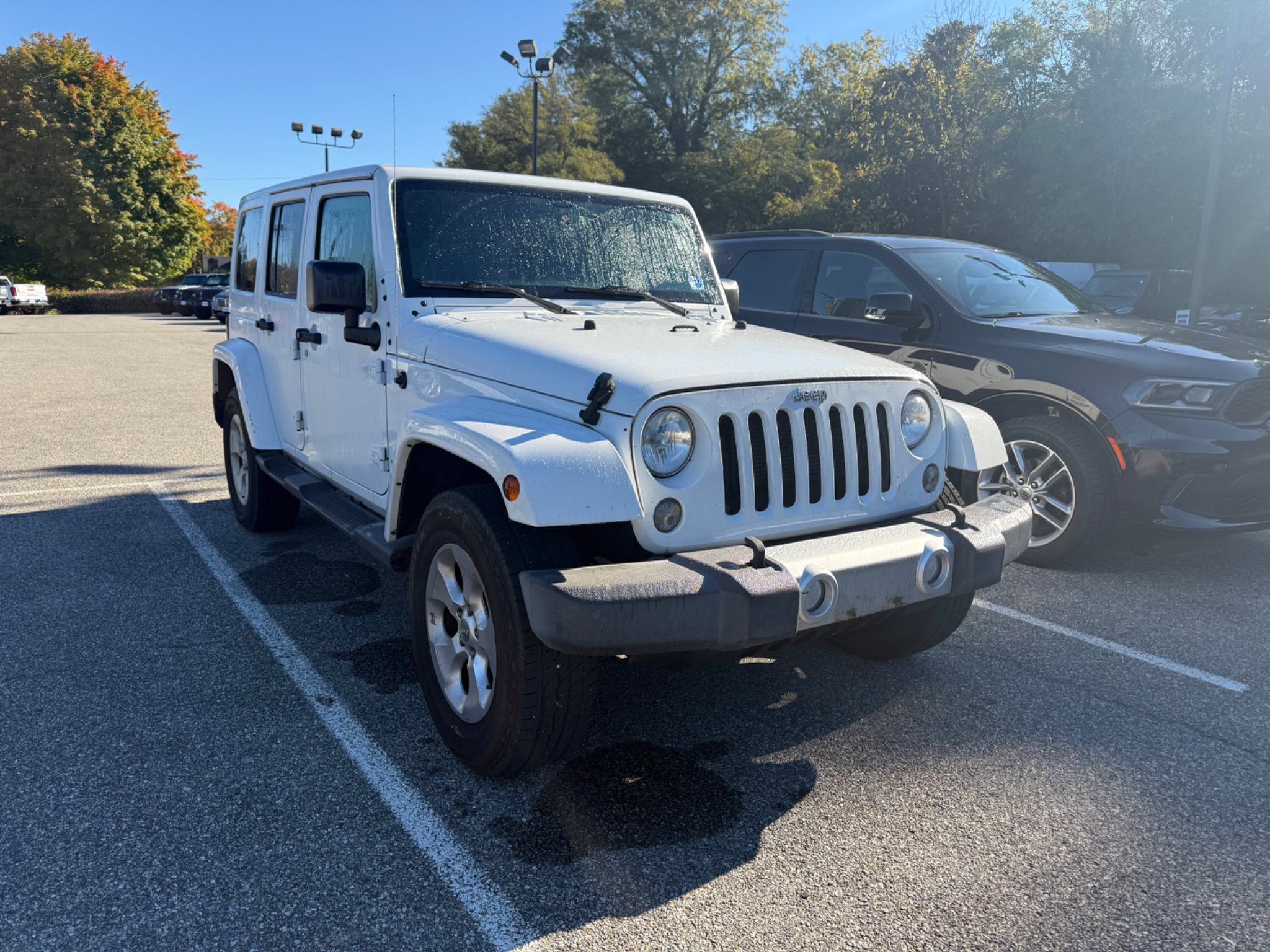 Used 2015 Jeep Wrangler Unlimited Sahara w/ Connectivity Group AWD/4WD image 3