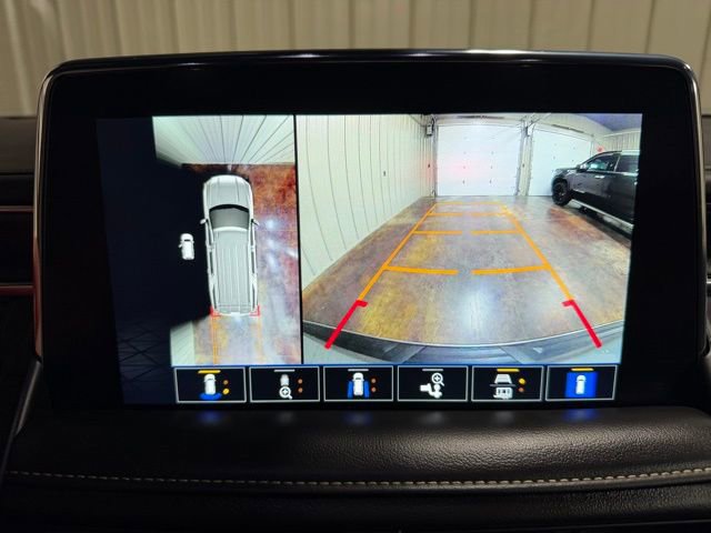 Used 2023 GMC Yukon XL SLT w/ SLT Premium Package AWD/4WD image 44