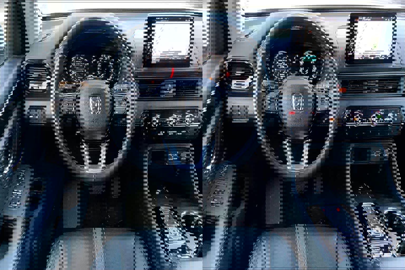 Used 2023 Honda Pilot Touring image 6