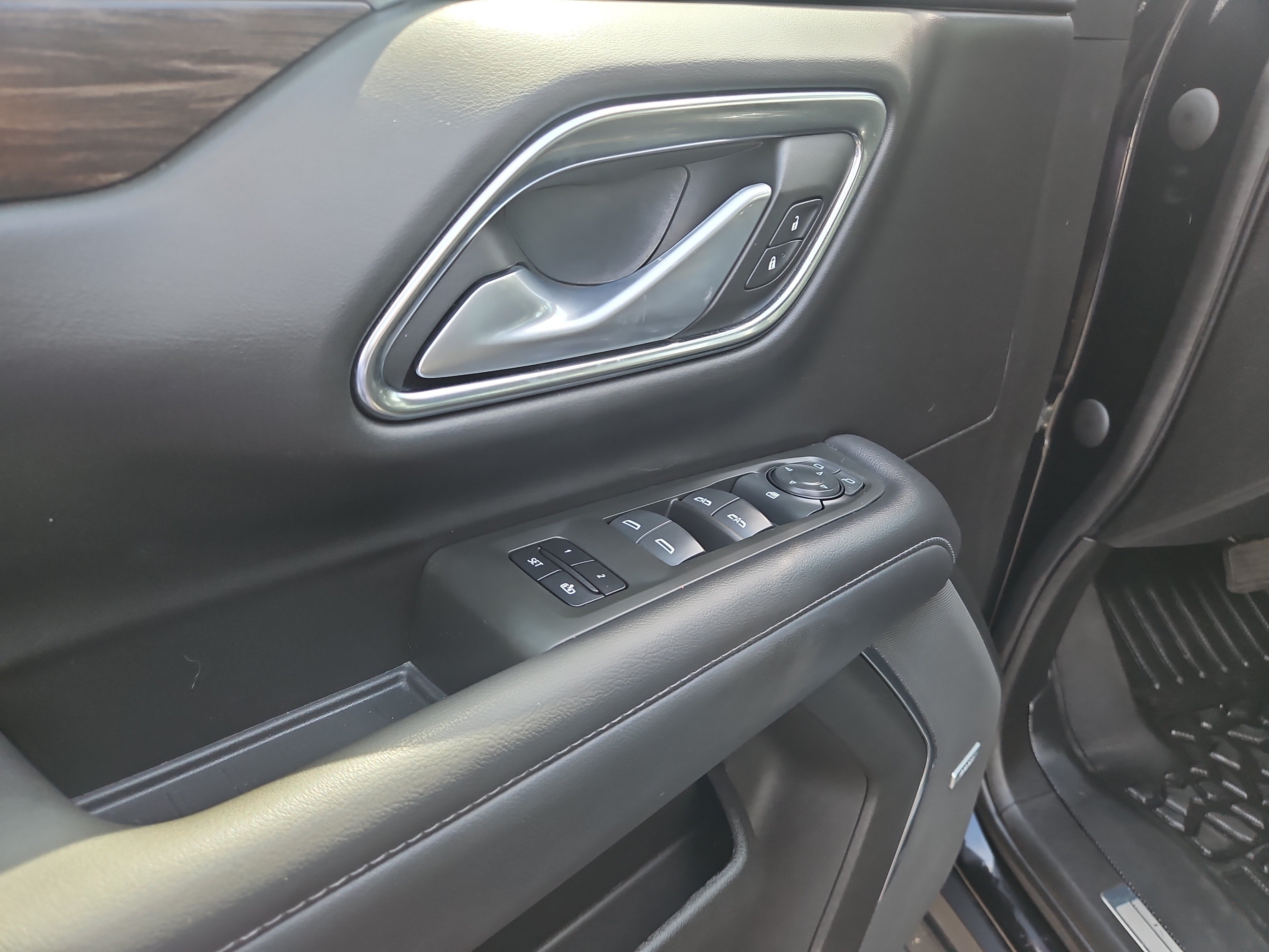 Used 2022 Chevrolet Suburban LT AWD/4WD image 20