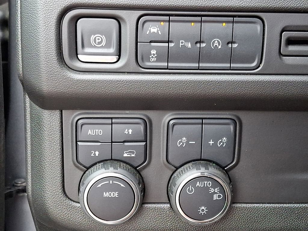 Certified 2024 Chevrolet Suburban LT AWD/4WD image 24