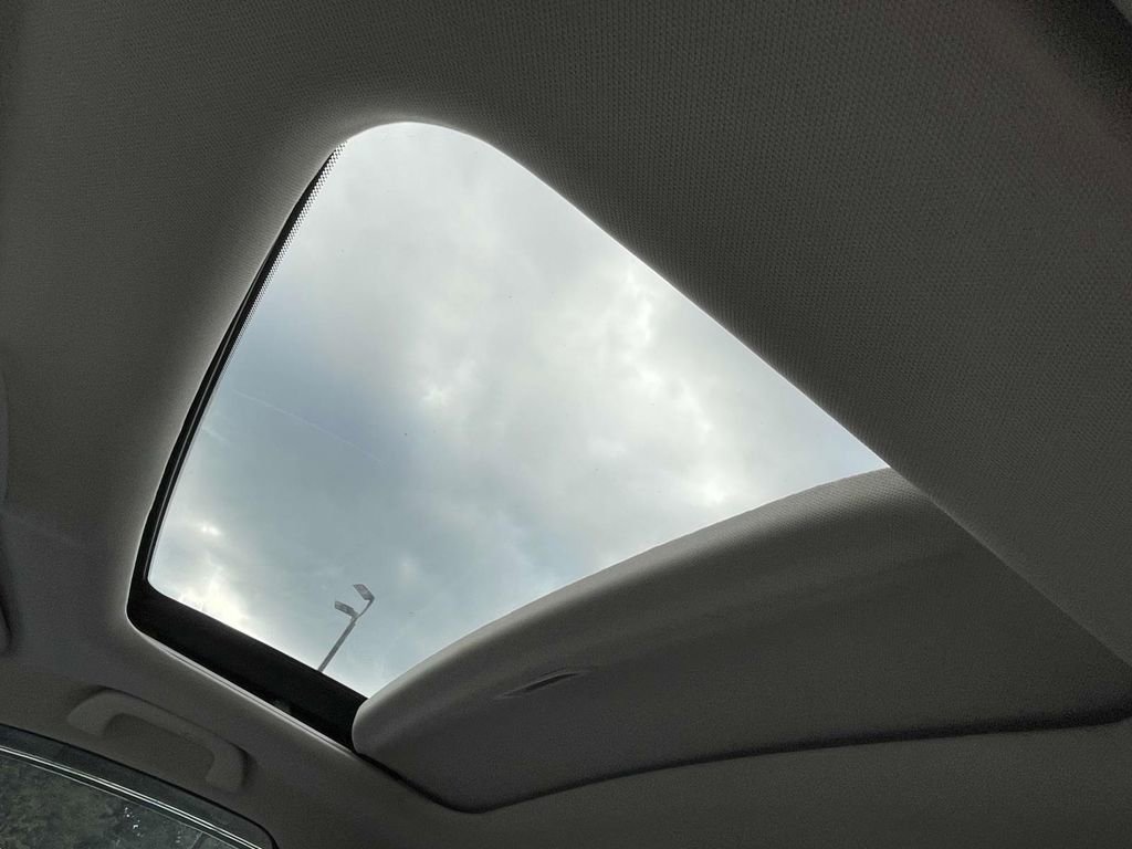 Used 2016 Honda CR-V Touring image 19