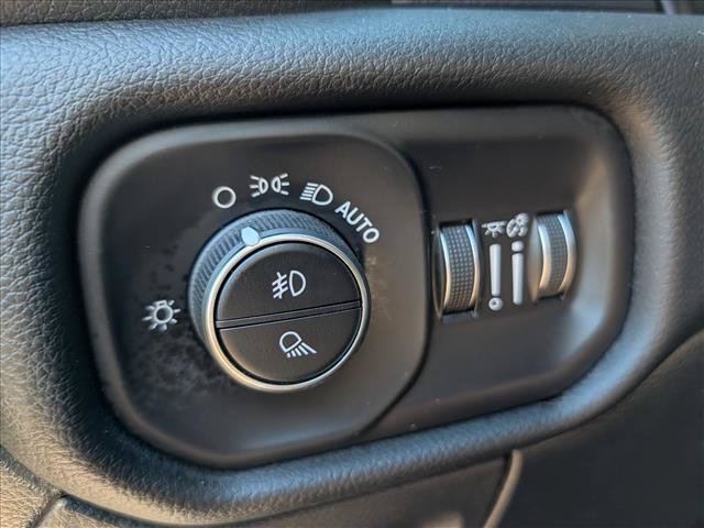 Used 2025 RAM 1500 Big Horn AWD/4WD image 33