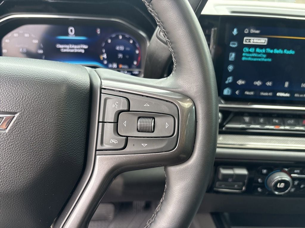 Used 2025 Chevrolet Silverado 2500 ZR2 AWD/4WD image 23