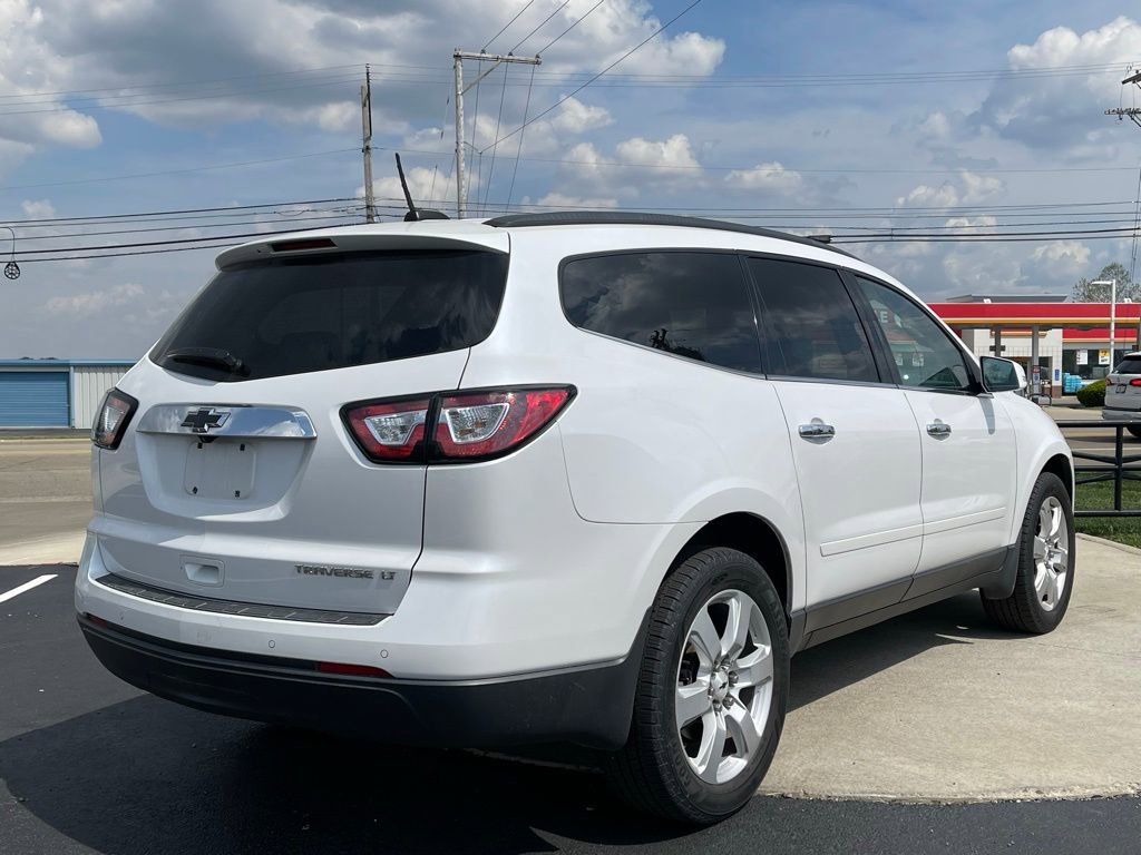 Used 2016 Chevrolet Traverse LT w/ Style and Technology Package FWD image 8