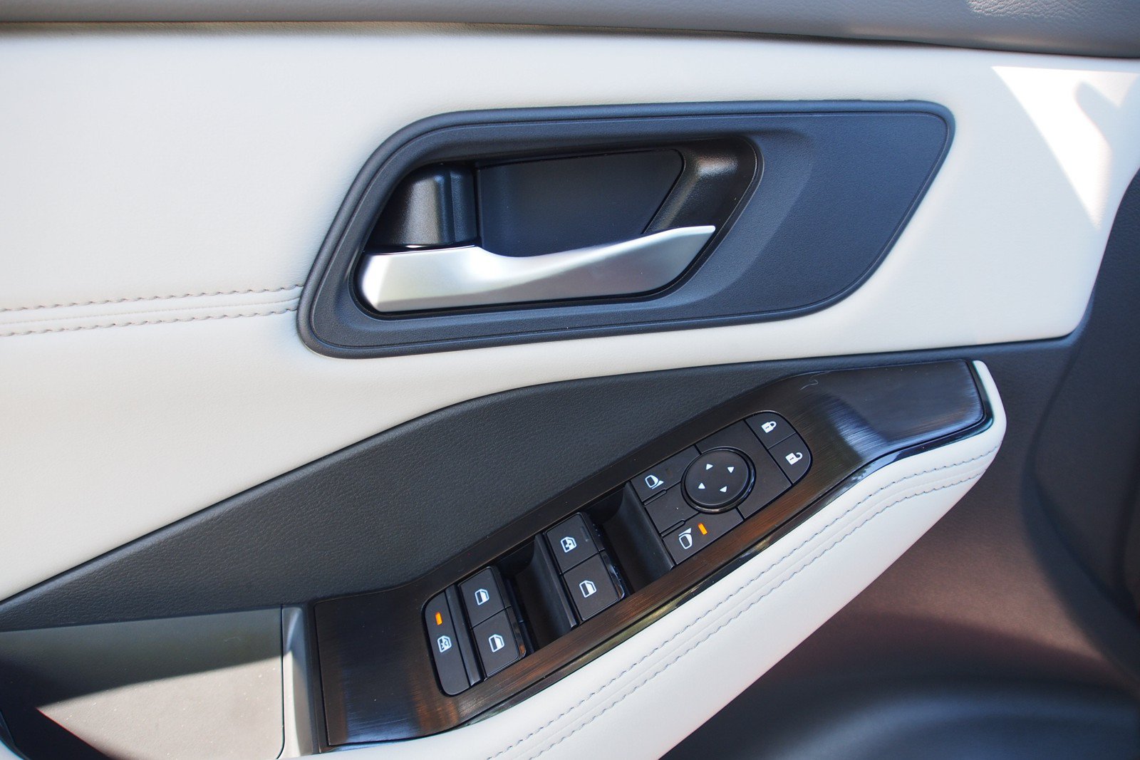 New 2026 Nissan Rogue Dark Armor FWD image 18