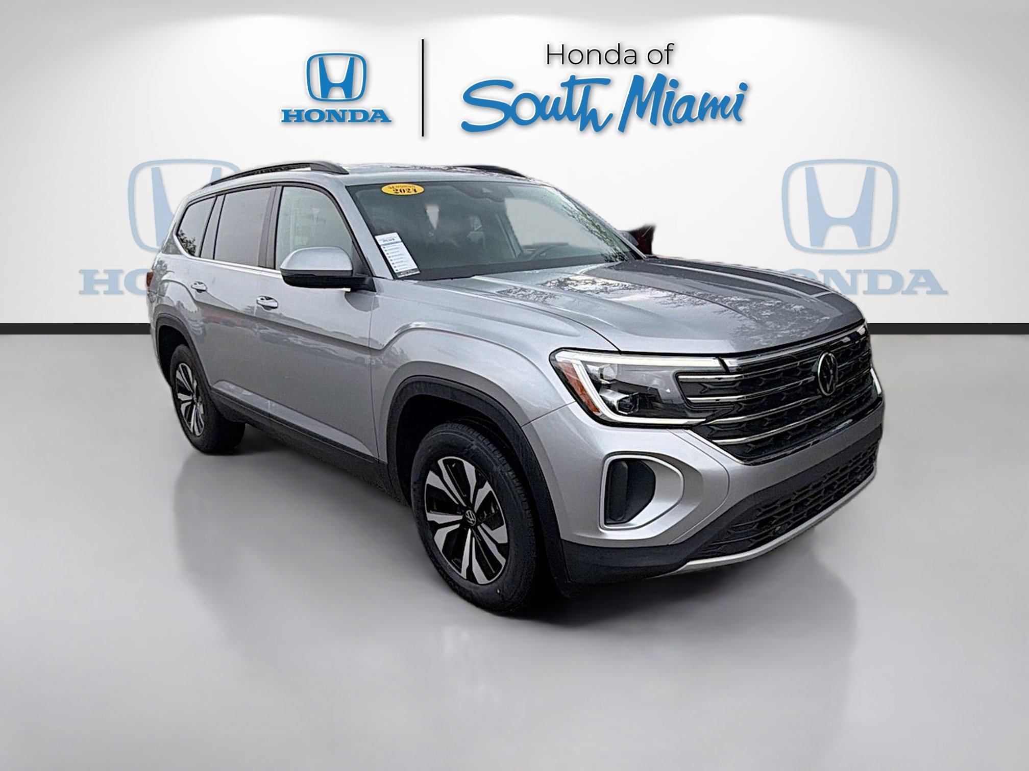 Used 2024 Volkswagen Atlas SE image 1