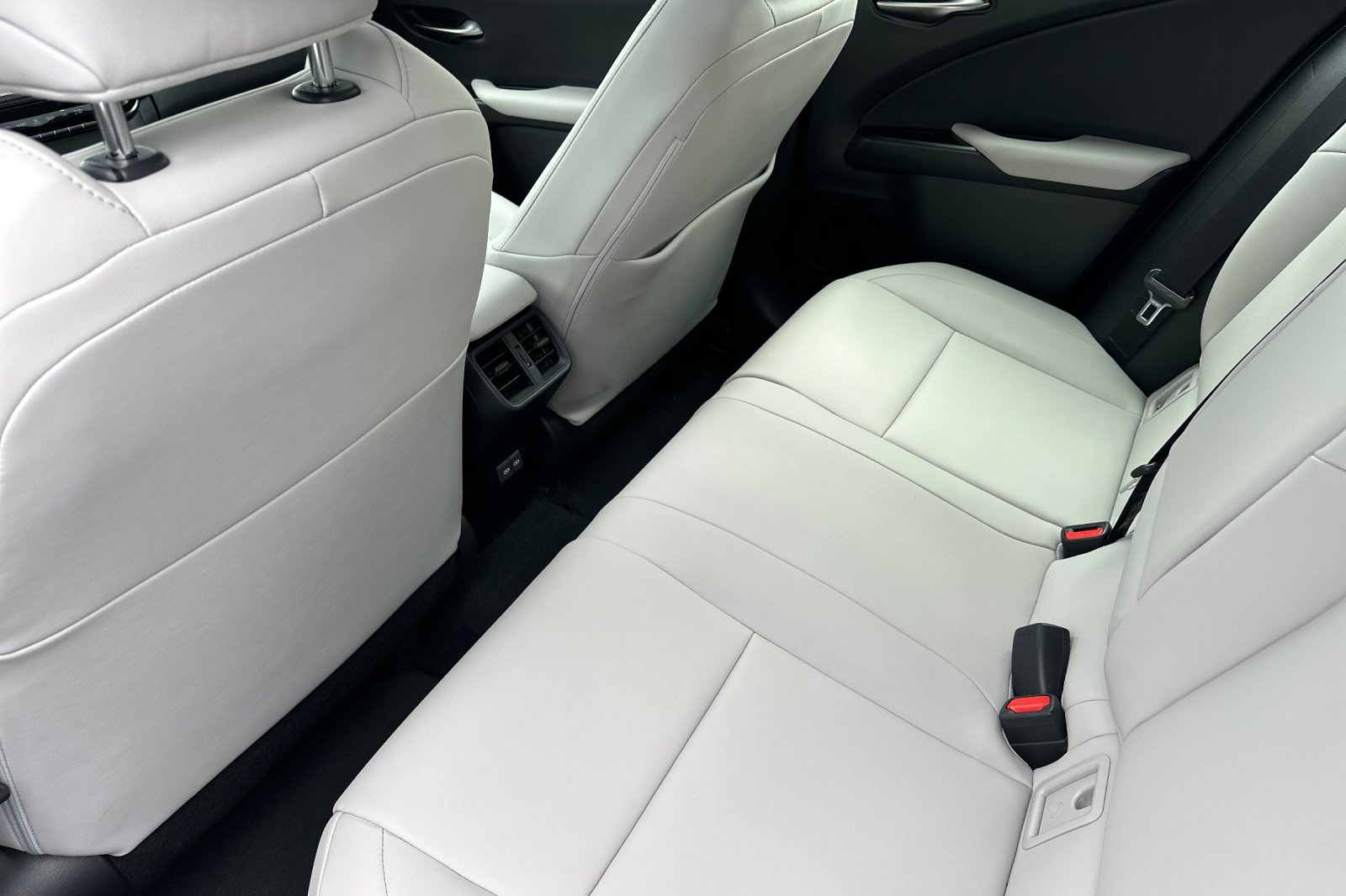 Used 2024 Lexus UX 250h FWD image 25