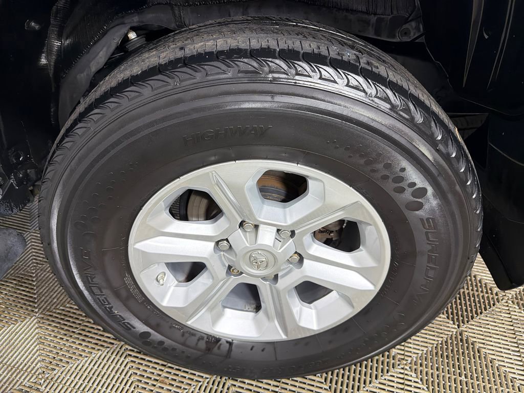 Used 2018 Toyota 4Runner SR5 Premium image 21