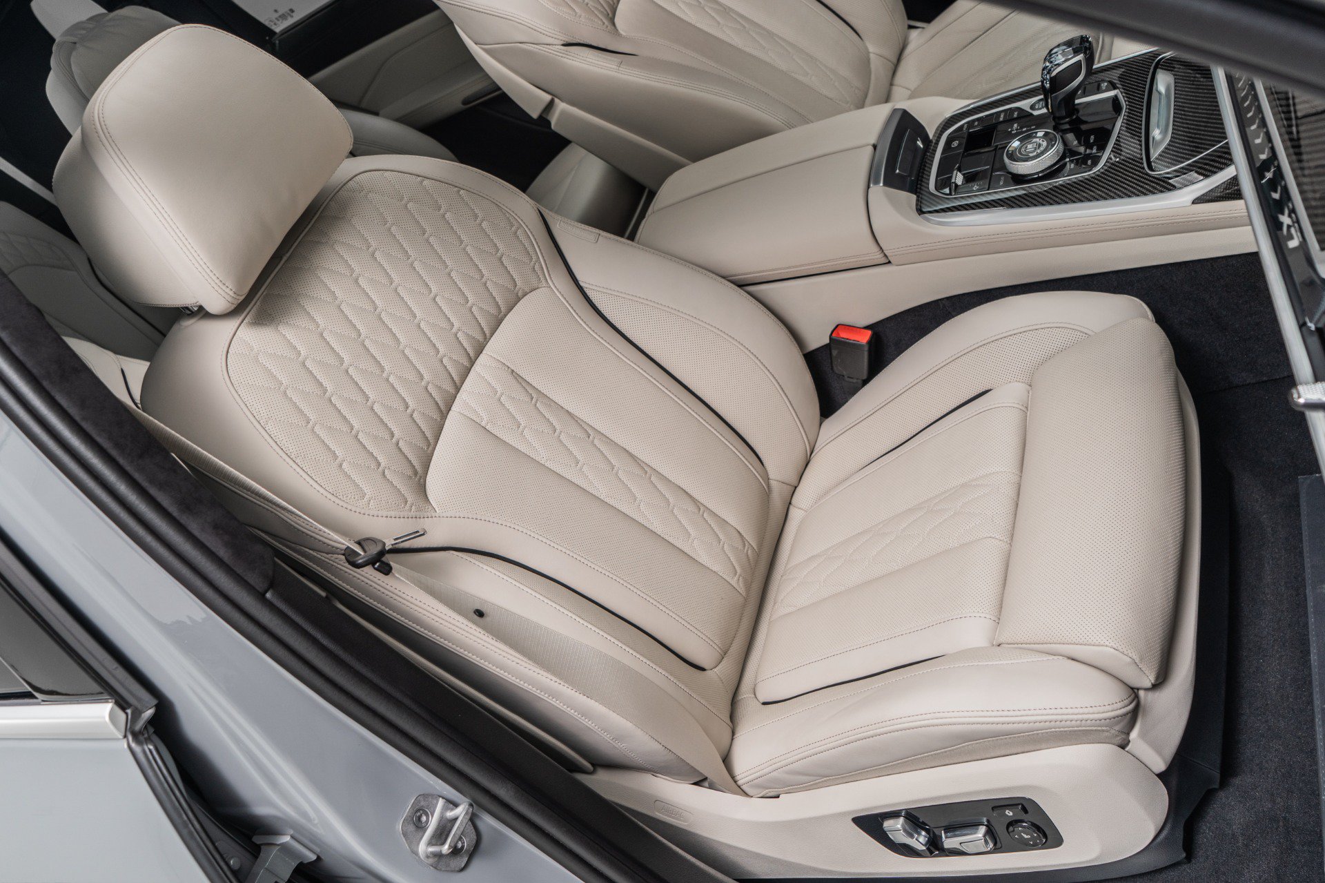 Used 2024 BMW ALPINA XB7 AWD/4WD image 26