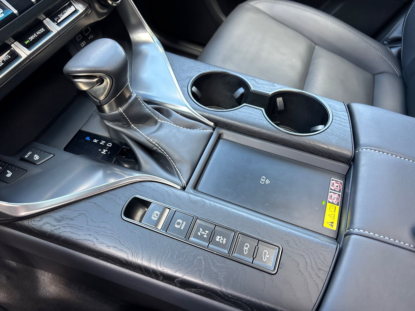 Used 2024 Lexus LX 600 4WD w/ Appearance Package image 25